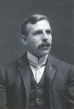 20091120233000-ernest-rutherford.jpg